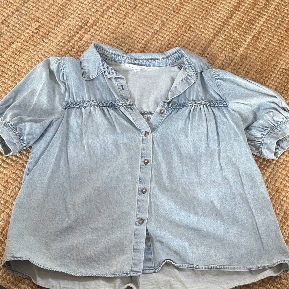 Light Denim top